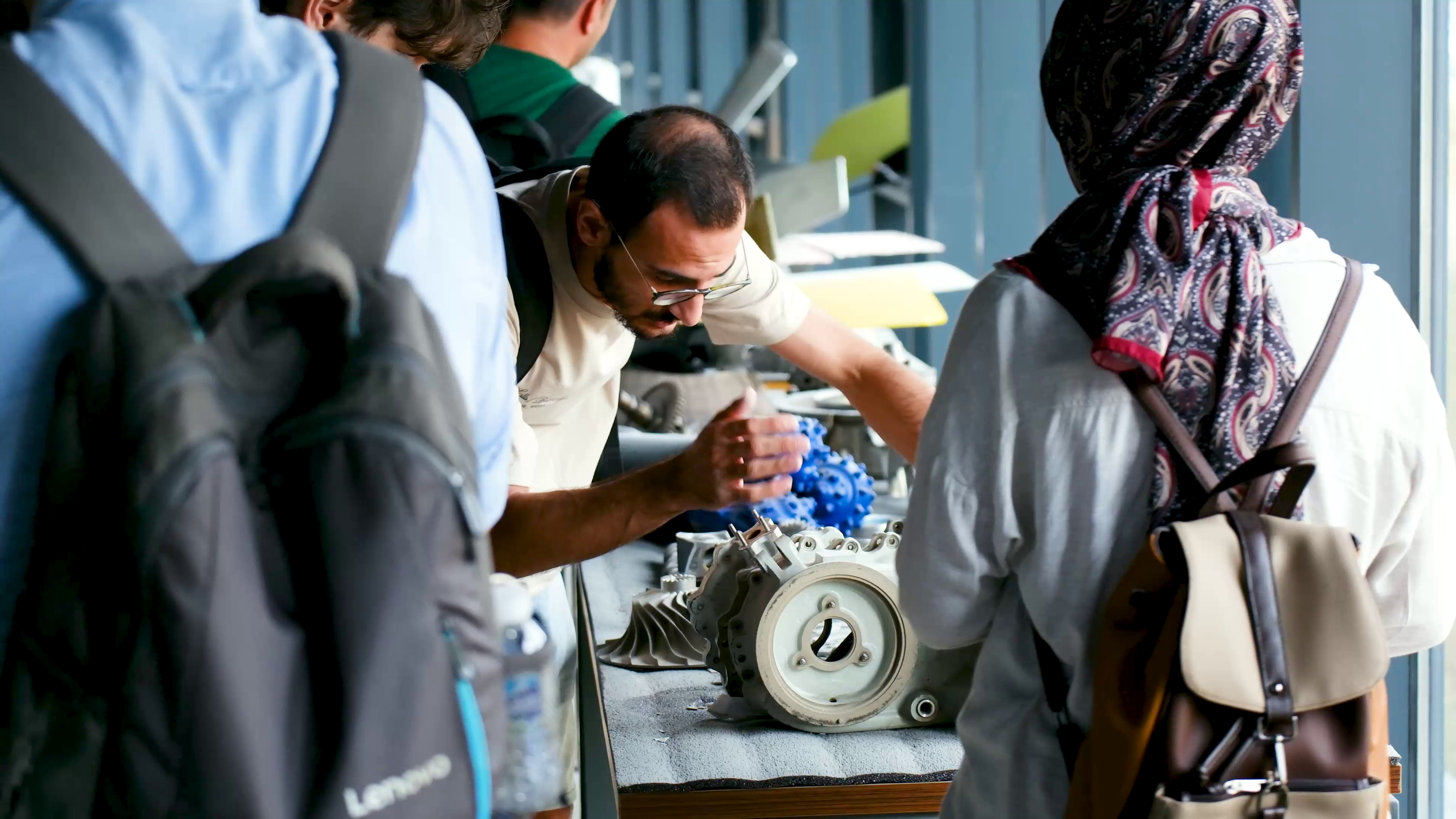 TRMOTOR’DAN AKADEMİK ATILIM: KENDİ MÜHENDİSLERİNİ KENDİ OKULUNDA EĞİTİYOR